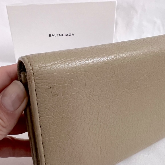 BALENCIAGA WALLET in beige latte with gold hardware - Picture 8 of 8